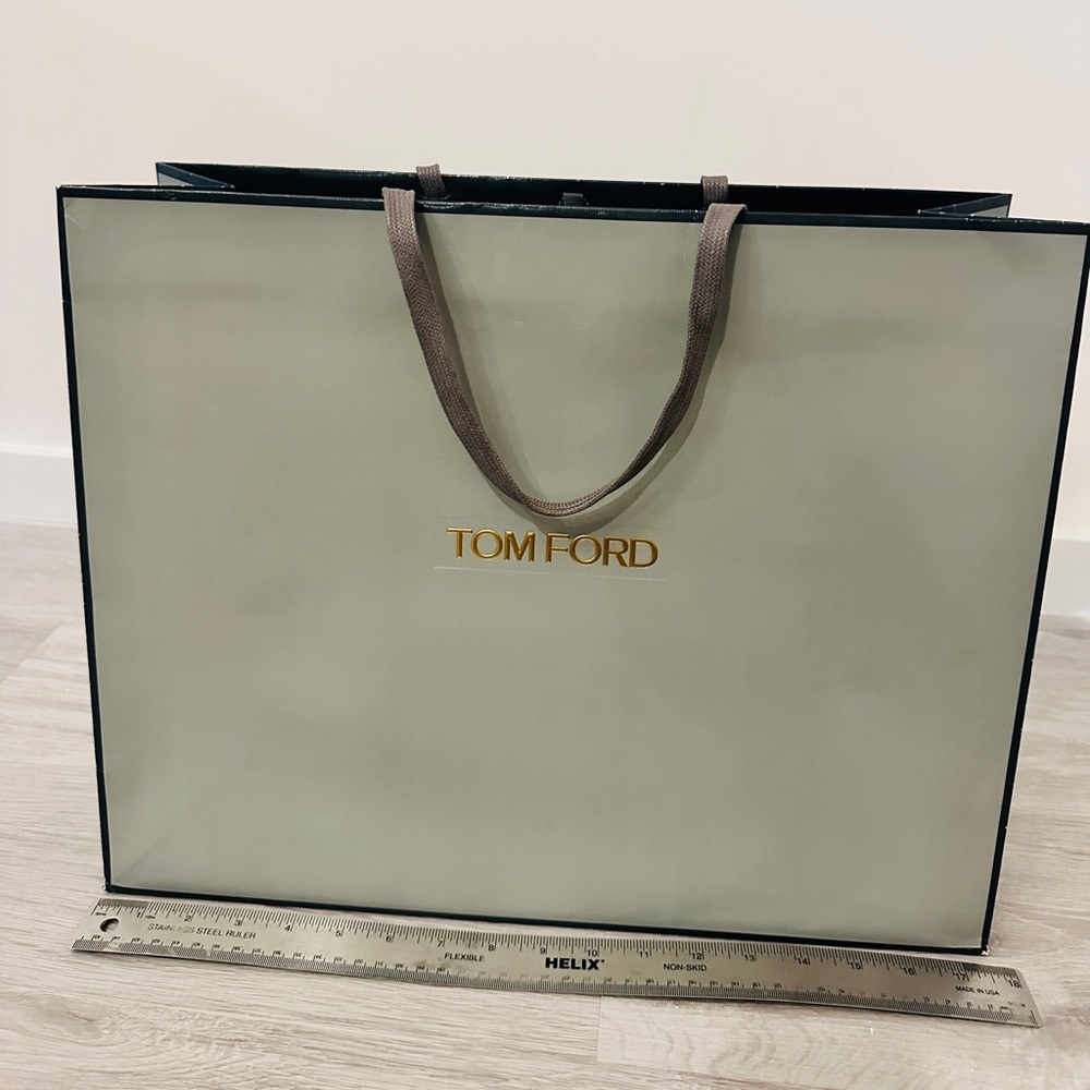 Designer Authentic Tom Ford paper shopping bag Large